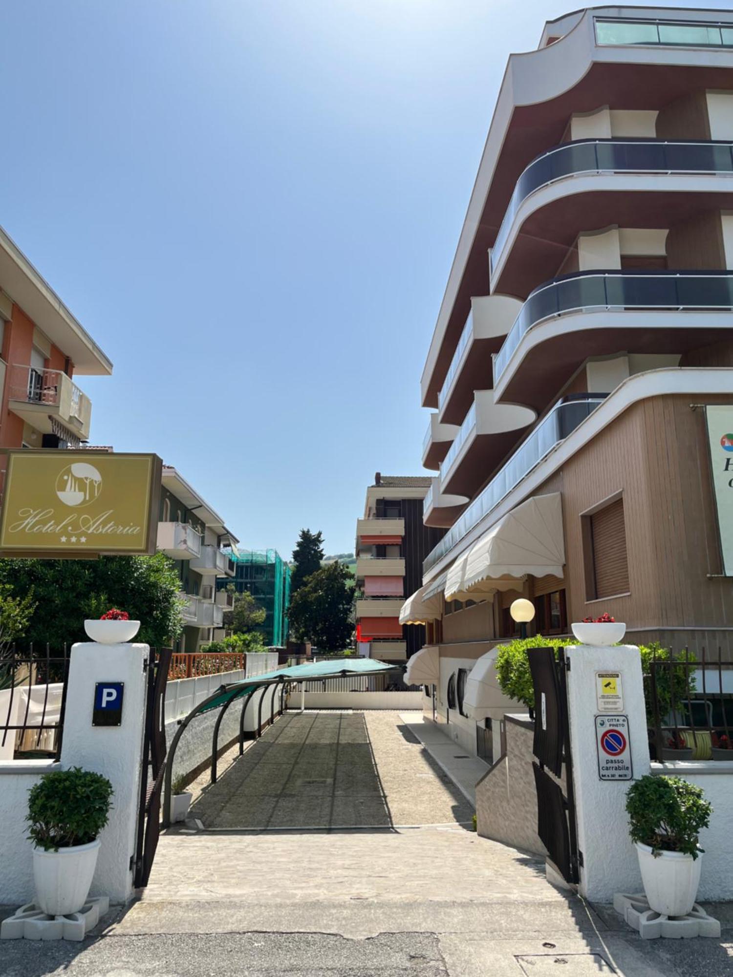 Hotel Astoria Pineto Kültér fotó