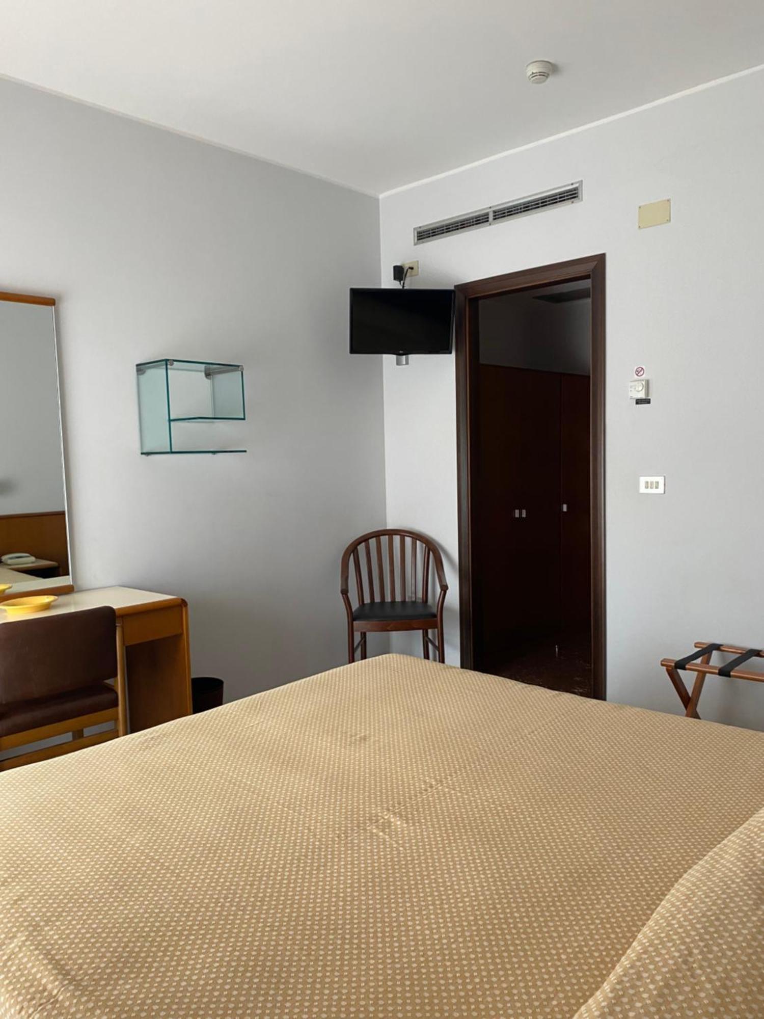 Hotel Astoria Pineto Kültér fotó