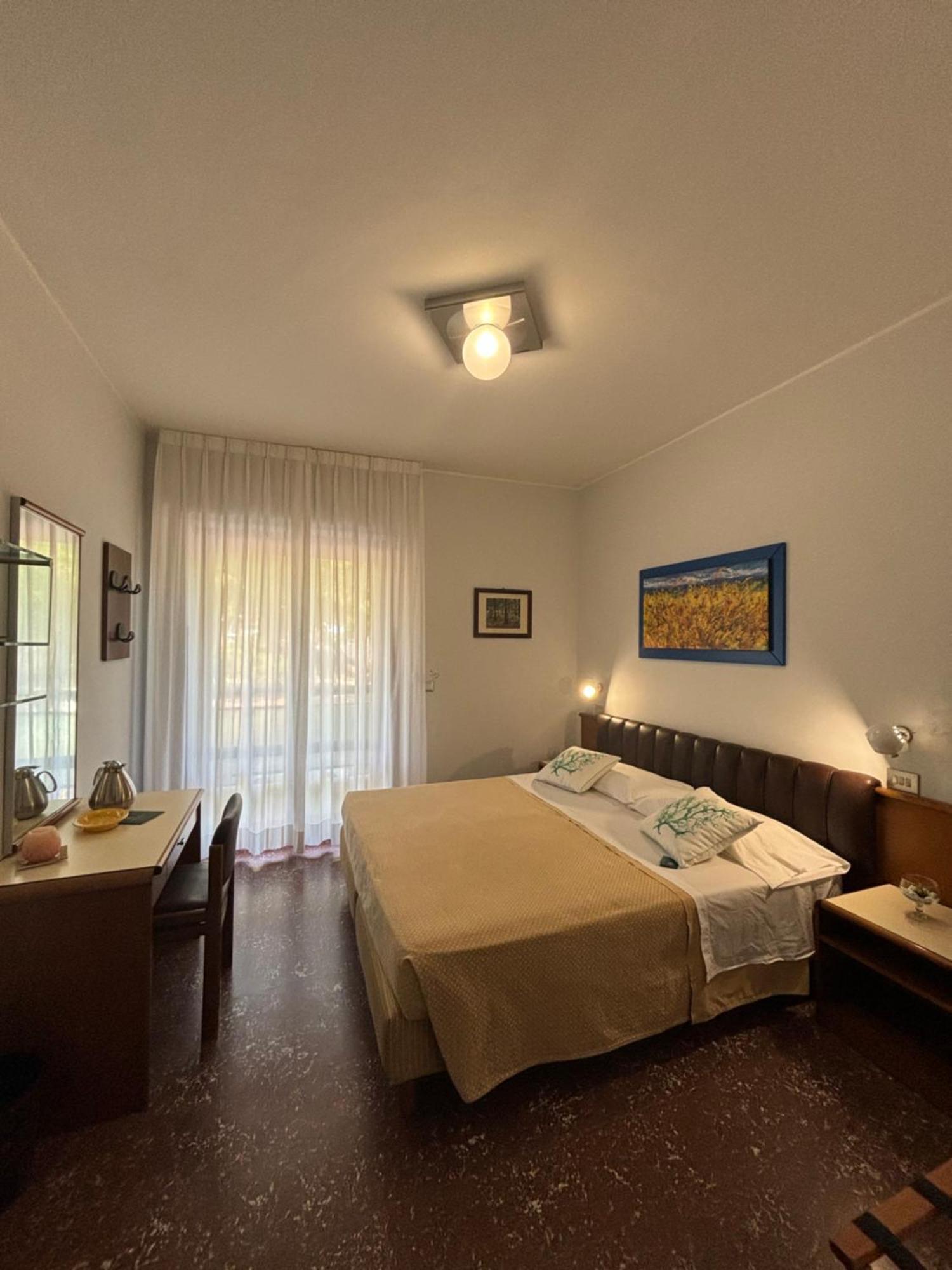 Hotel Astoria Pineto Kültér fotó